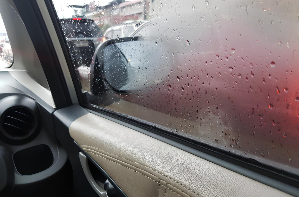 Ovo zimi u automobilu ne možete izbeći, ali možete sebi olakšati život