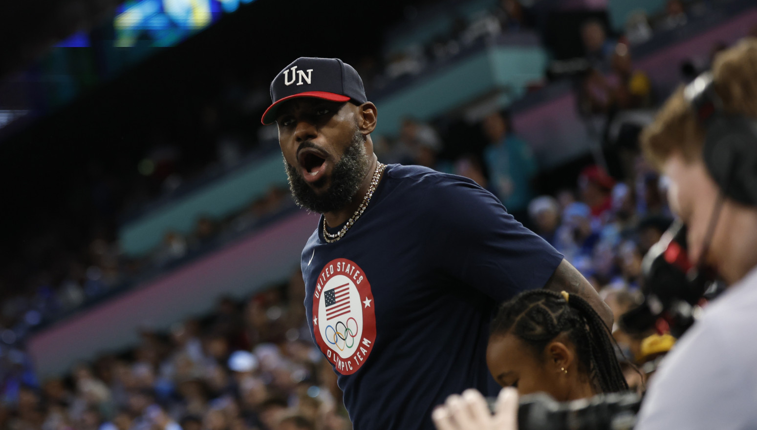 "Stani, ne radi to" – potez Lebrona koji kruži mrežama VIDEO