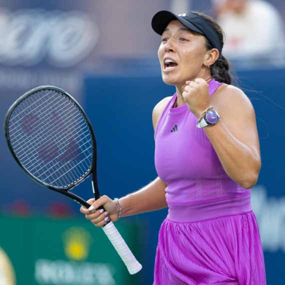 Pegula i Kiz u finalu turnira Adelejda