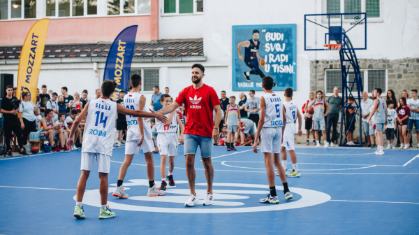 Svi za jednog, basket za svi – Mozzart obnovio sto terena za nove asove igre pod obručima