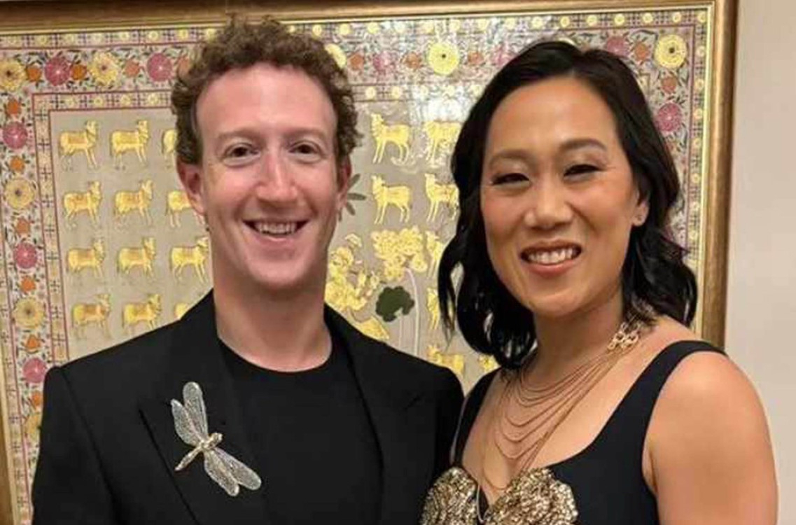 Mark Zakerberg šokirao potezom: U dvorištu postavio veliku statuu sa likom svoje žene FOTO