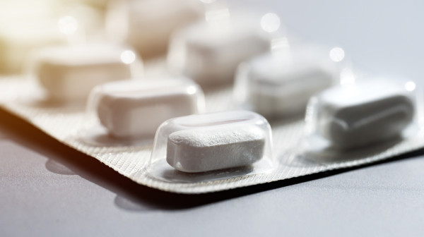 Farmaceut o Trampovim tvrdnjama o štetnosti paracetamola: "To nije naučno dokazano" VIDEO