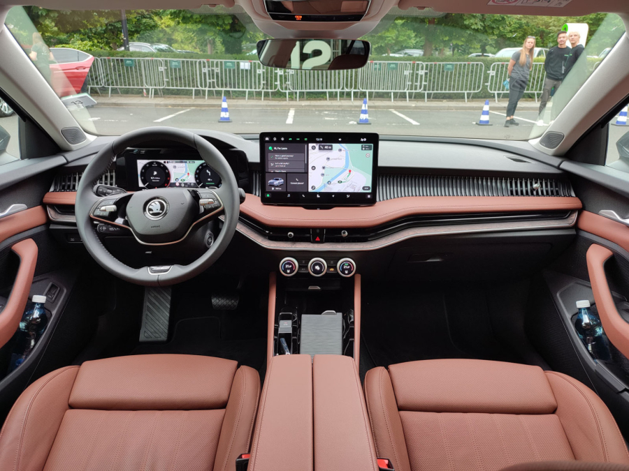 Prva vožnja: Škoda Superb – ime govori sve