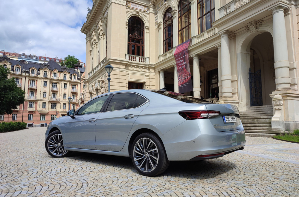 Prva vožnja: Škoda Superb – ime govori sve