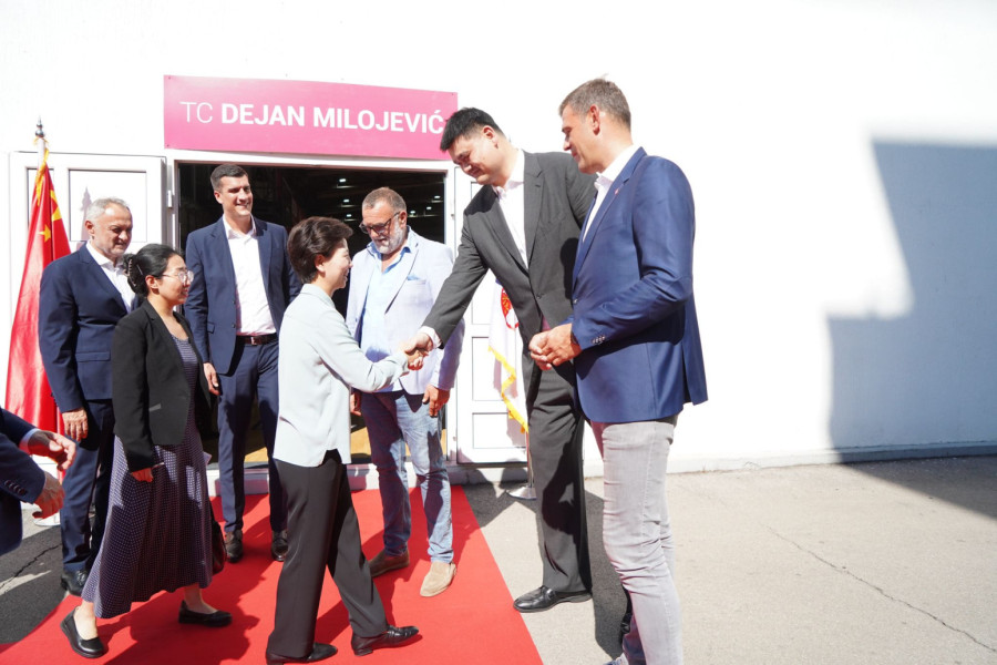 Istorijski trenuci za sport: Kineski zvaničnici zajedno sa Jao Mingom u poseti Beogradu