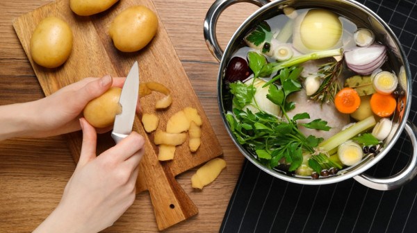 Ne bacajte kore od voća i povrća: Ovi vitamini se kriju