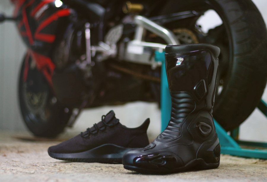 Čizma glavu čuva... Zašto zanemarujemo moto obuću?