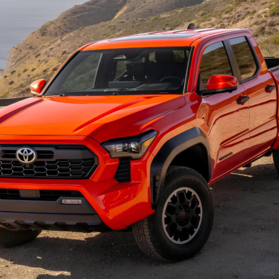 Toyota "povlači" 33.000 vozila – zbog pogrešne nalepnice