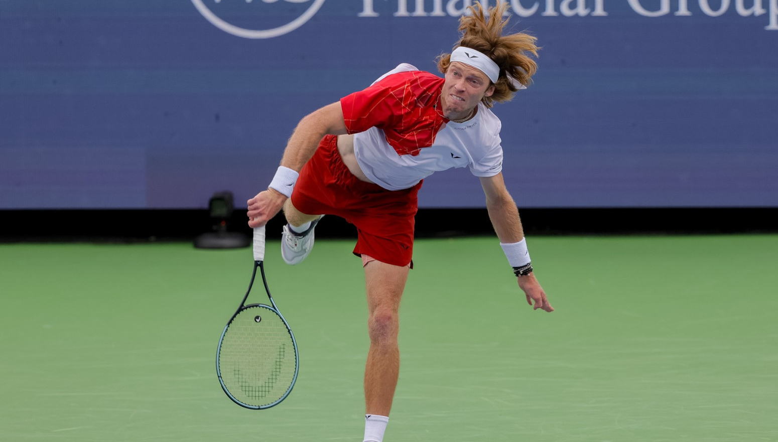 Siner bez borbe do četvrtfinala sa Rubljovim VIDEO