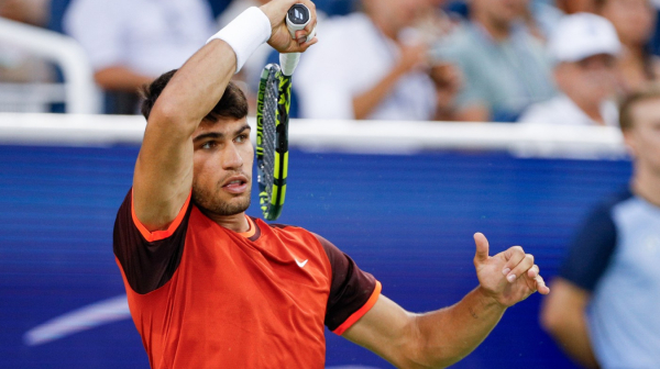 Fijasko Alkarasa – besneo, pa izgubio od veterana!