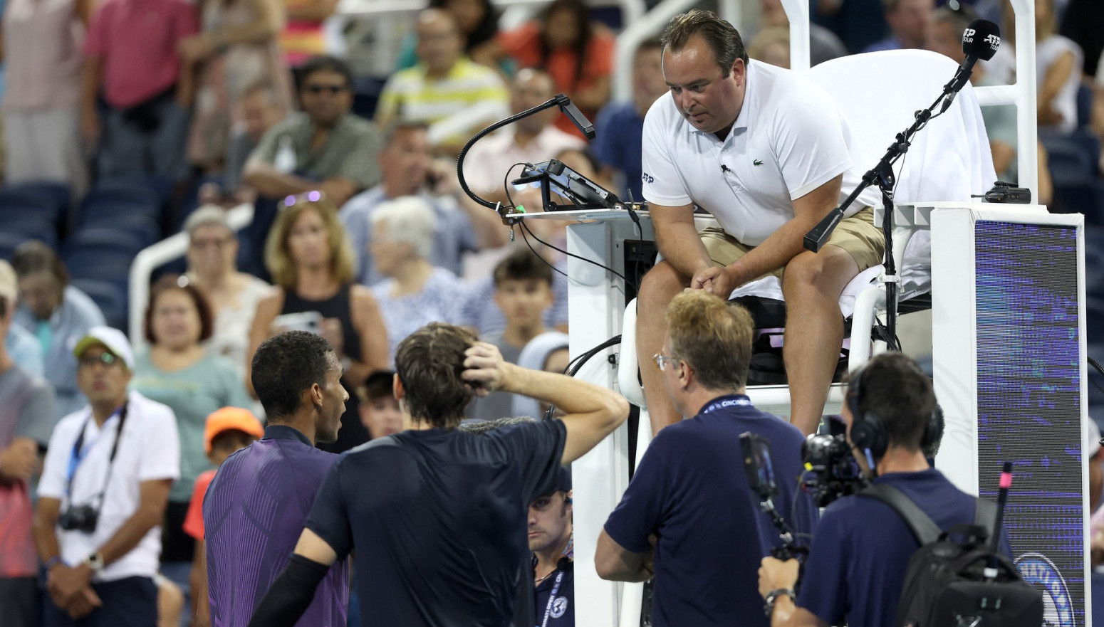 Kako je ovo moguće? Sudija oštetio Ože-Alijasima na meč lopti VIDEO