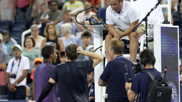 Kako je ovo moguće? Sudija oštetio Ože-Alijasima na meč lopti VIDEO