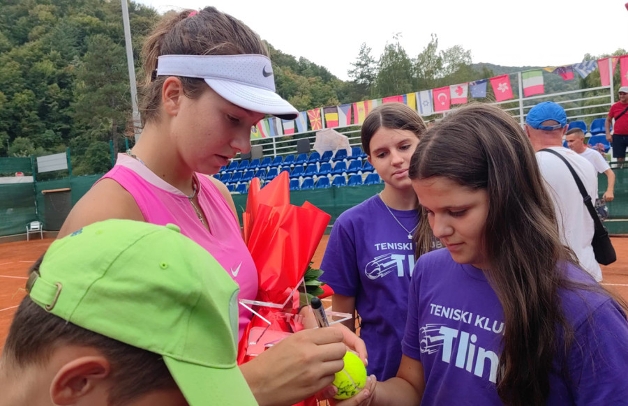 Dominacija – srpska tinejdžerka osvojila turnir bez izgubljenog seta! FOTO