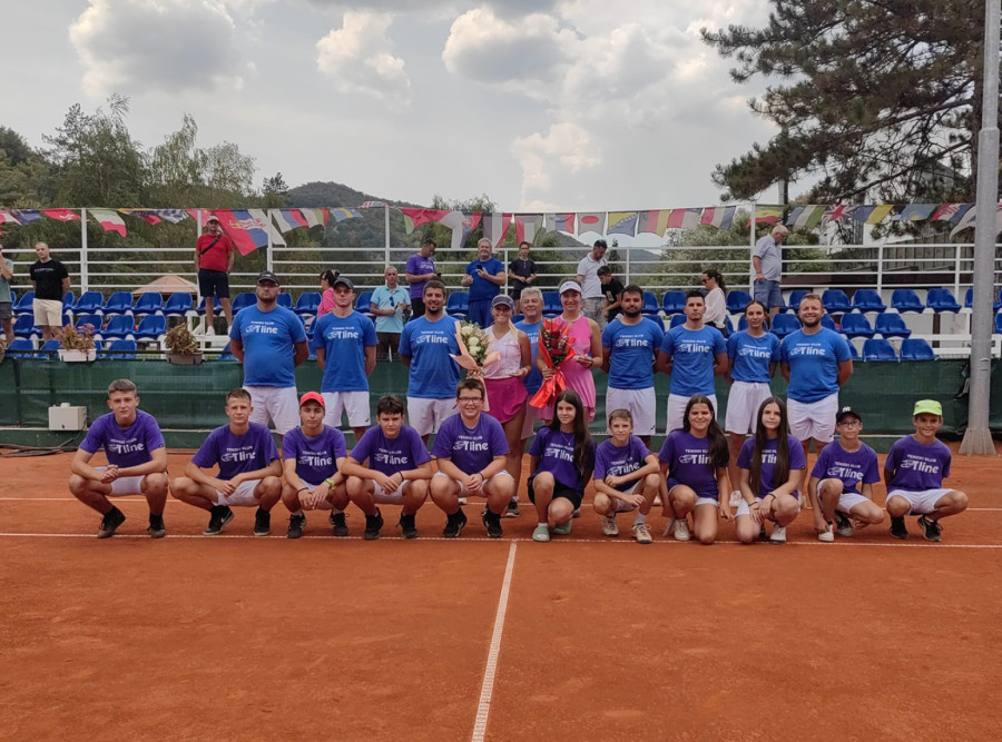 Dominacija – srpska tinejdžerka osvojila turnir bez izgubljenog seta! FOTO