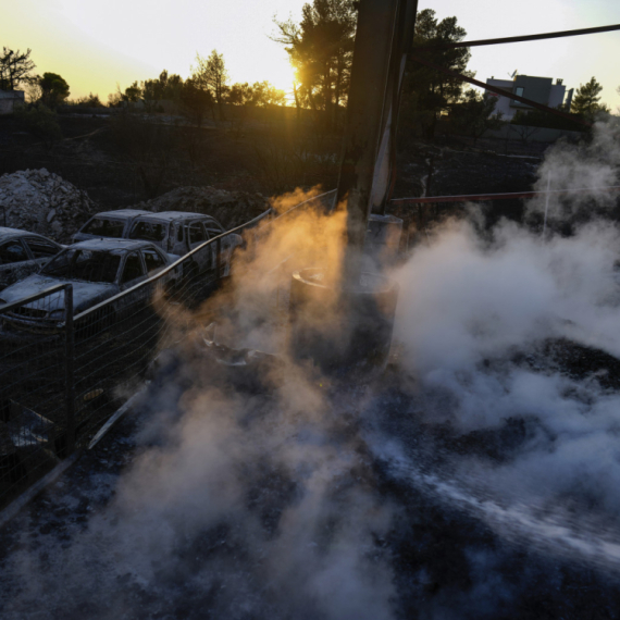 Požari u Grčkoj doneli nove probleme: U Atini nestašice VIDEO