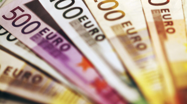 Kraj za velike keš uplate: Banke više ne smeju da prime preko 10.000 evra