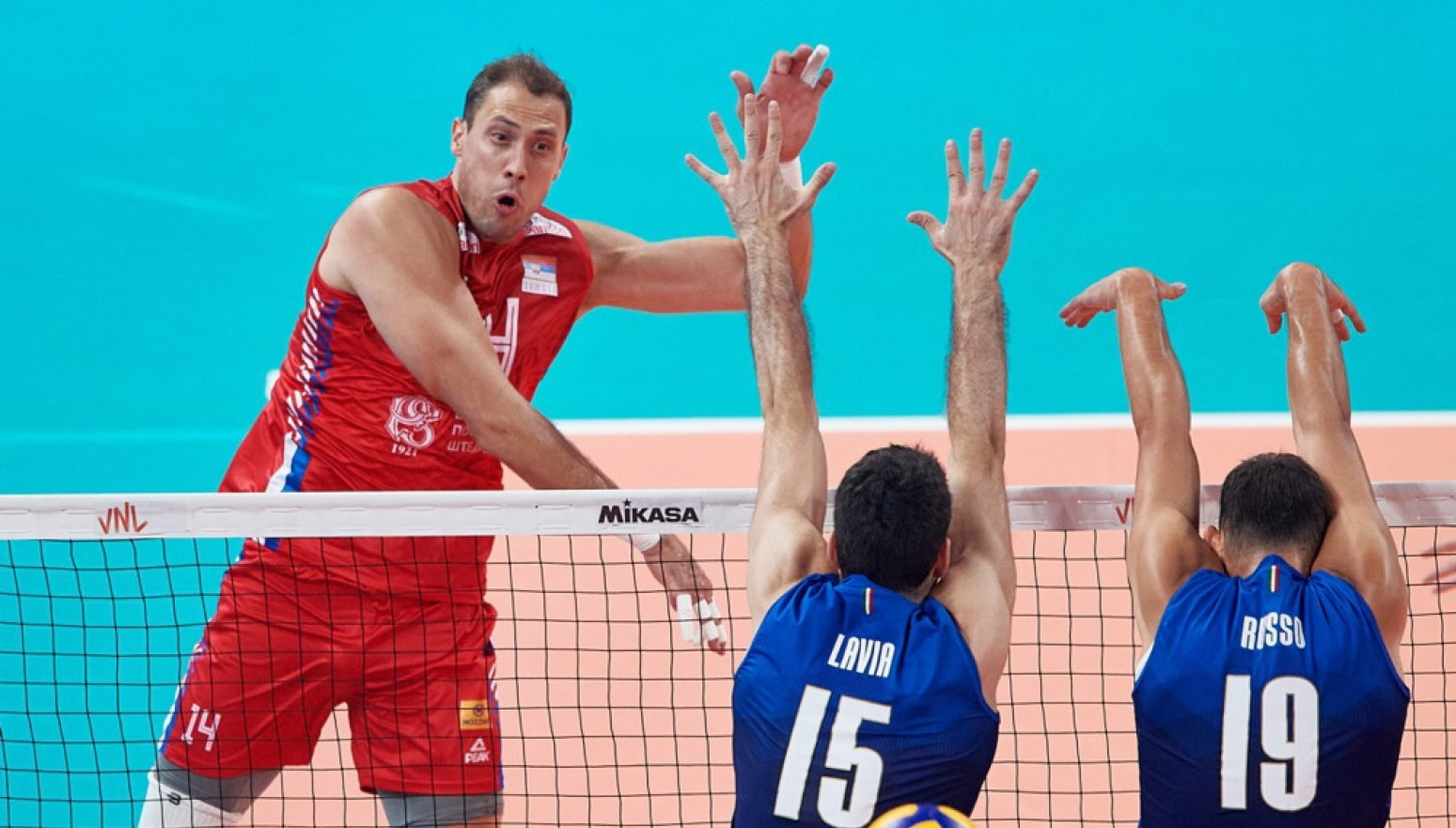 Atanasijević u crveno-belom