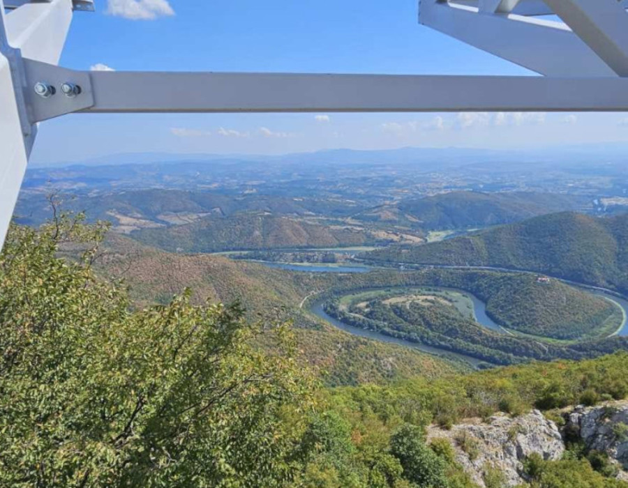 Izgradnja prvog Skywalk-a na Balkanu privodi se kraju: Meštani oduševljeni FOTO