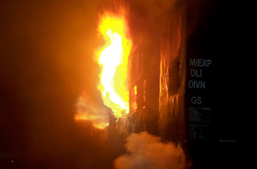 Eksplozija gasa raznela zgradu; Ima povređenih, evakuacija u toku FOTO/VIDEO