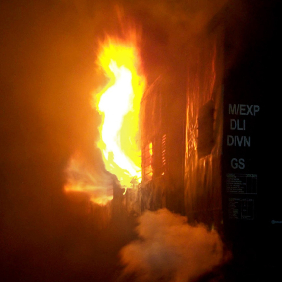 Eksplozija gasa raznela zgradu; Ima povređenih, evakuacija u toku FOTO/VIDEO