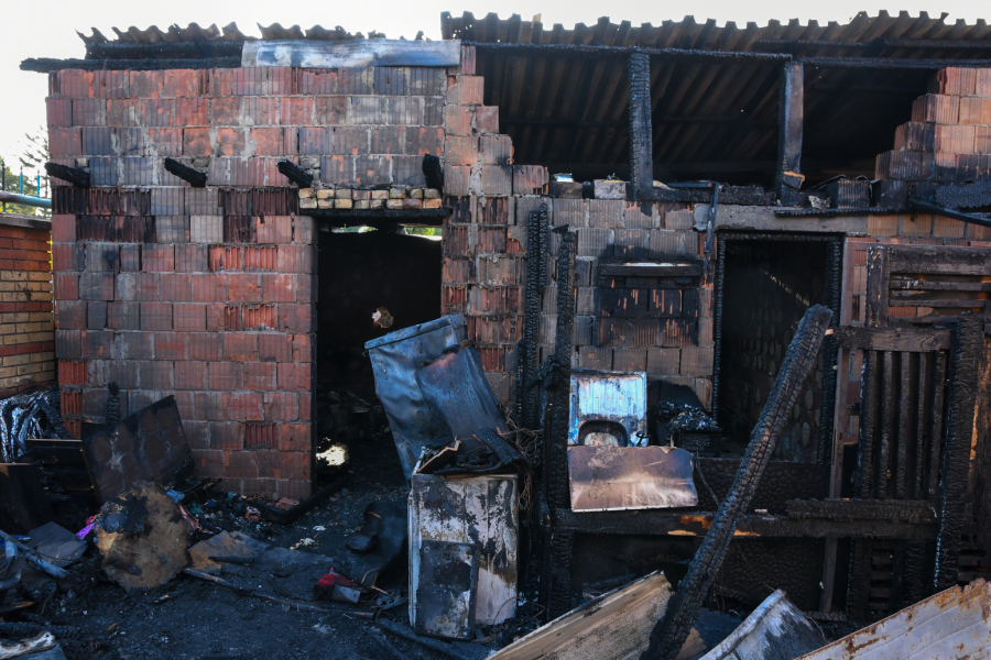 Jezivi detalji požara u Novom Sadu: Beba nađena u naručju majke, ujak pokušao da ih spase