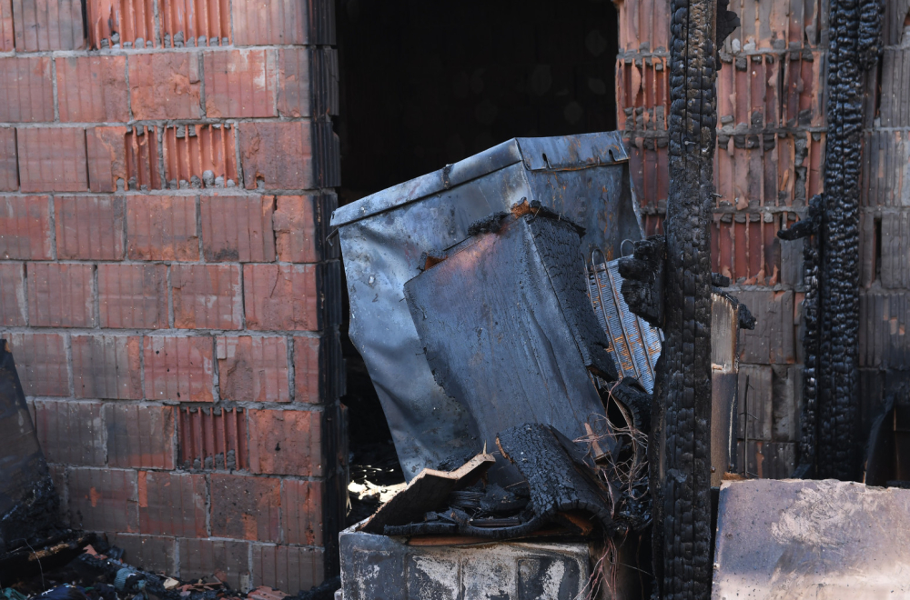 Jezivi detalji požara u Novom Sadu: Beba nađena u naručju majke, ujak pokušao da ih spase