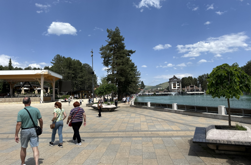 Plata 1.500 evra plus bakšiš i smeštaj: Ovo nije na primorju, već u srcu Srbije