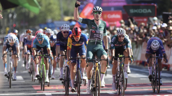 Van Aert majstor sprinta, dobio drugu etapu na Vuelti VIDEO