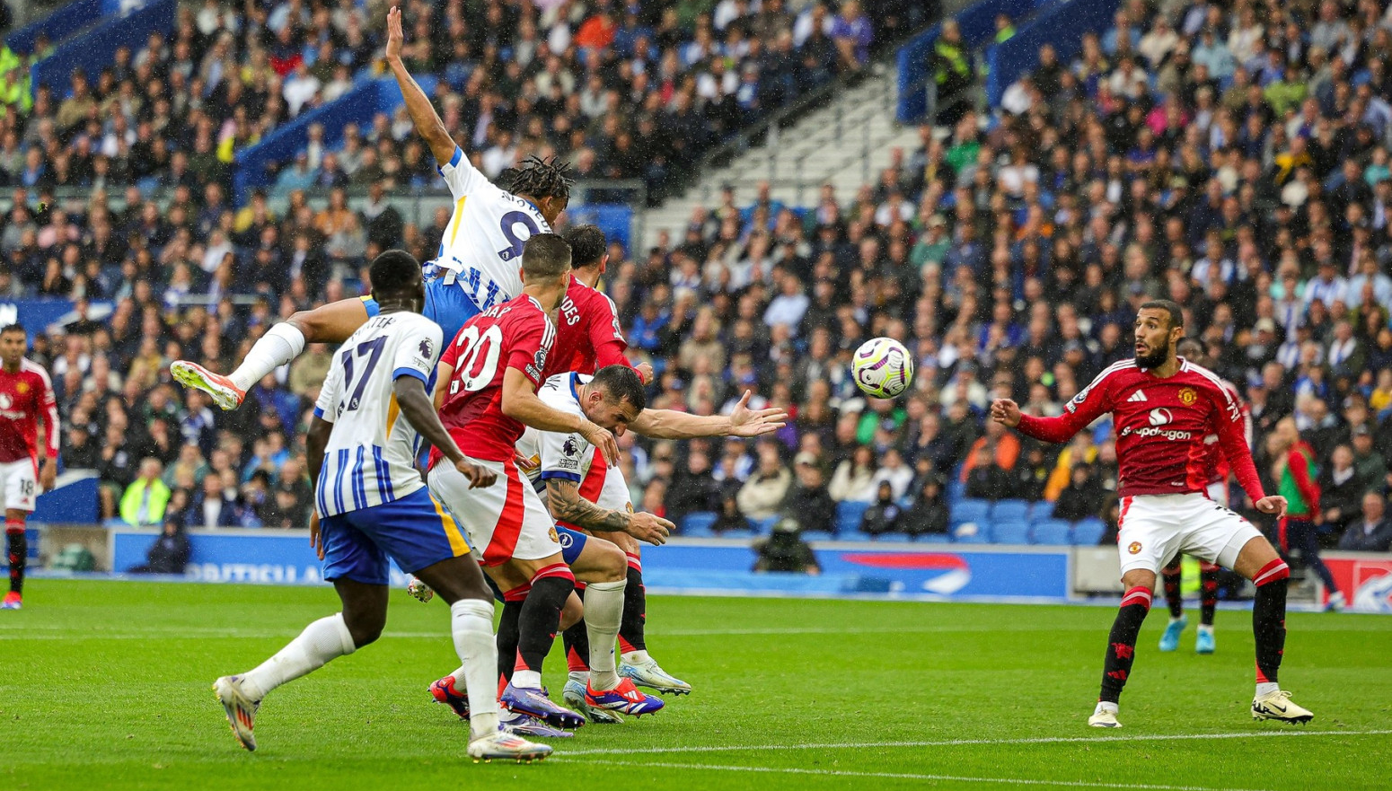 Brajton je sila za Junajted – Žoao Pedro u 95. srušio "đavole" VIDEO