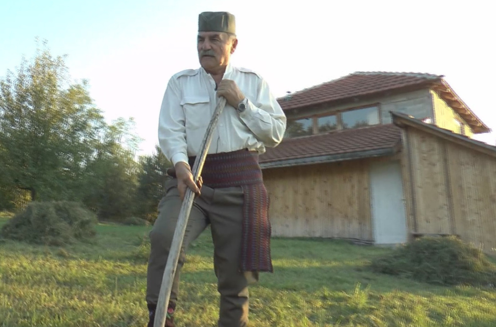 Ginisov rekord: Mladomir iz Milićevog sela je čudo od čoveka, besedio bez prestanka čak šest i po sati