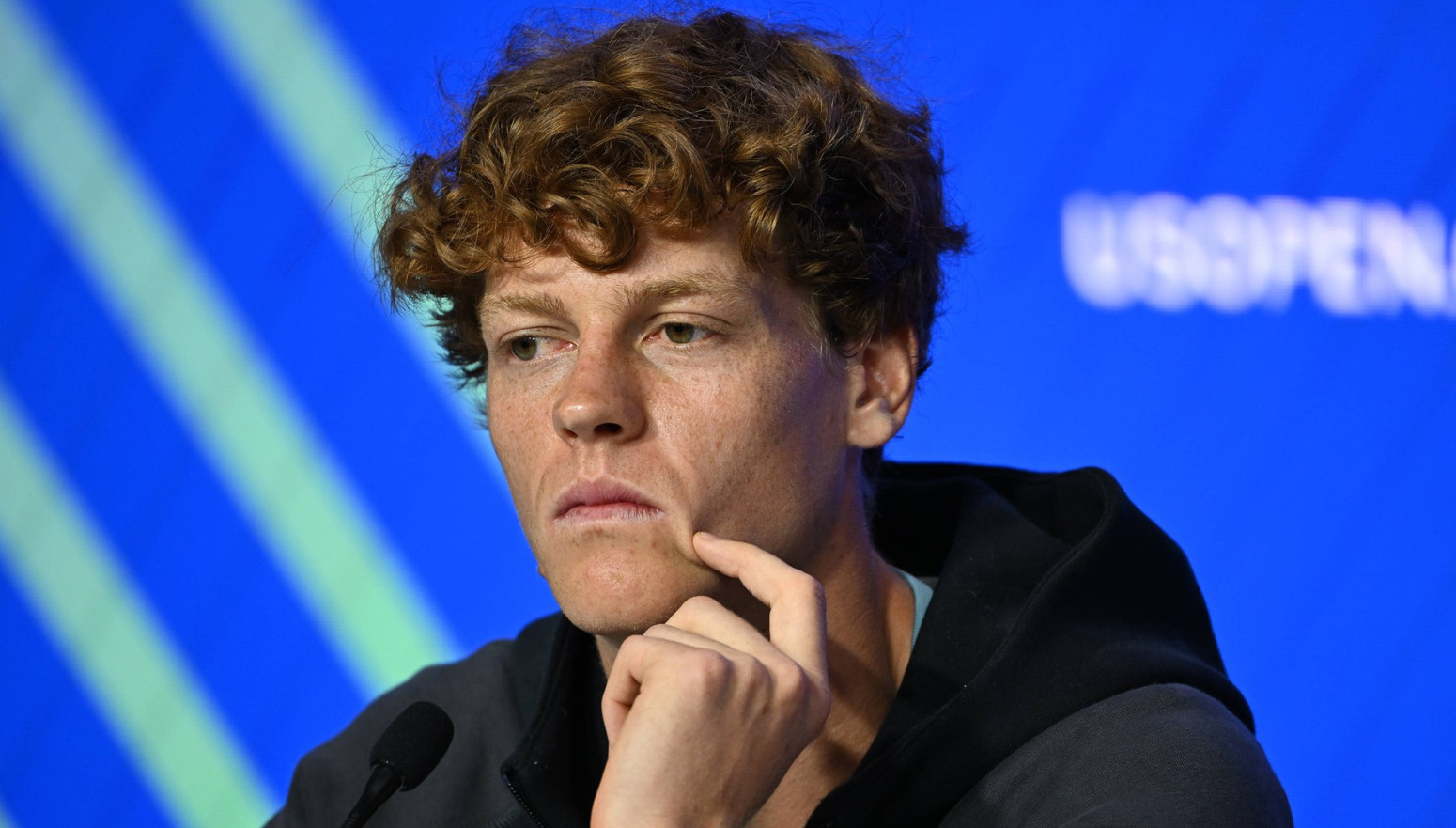 Novi udar Kirjosa na Sinera: "Zašto je čekao pet meseci da otpusti fizija?"