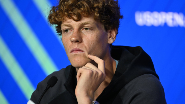 Novi udar Kirjosa na Sinera: "Zašto je čekao pet meseci da otpusti fizija?"