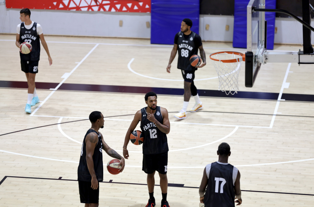 Partizan ne staje! Novi ubedljivi trijumf crno-belih – čak petorica "rešetala" VIDEO