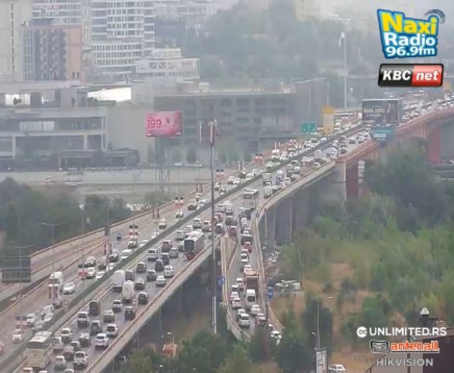 Jutarnji kolapsi ponovo postali svakodnevica: Udes na Gazeli napravio haos