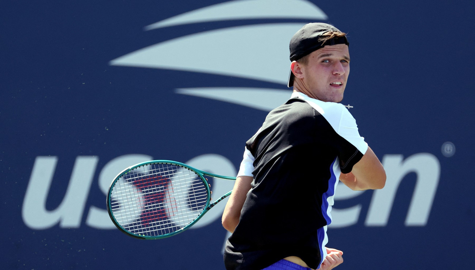 Menšik iznenadio Ožea-Alijasima, pobeda Hurkača