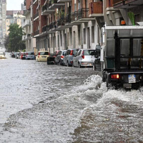Olujno nevreme izazvalo kolaps: Otkazana nastava u školama, obustavljen saobraćaj VIDEO