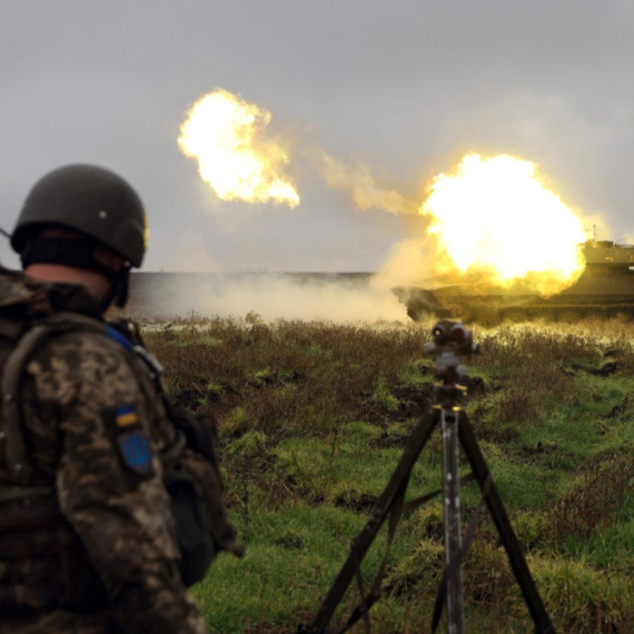 Nezapamćen masovni napad; Poznata glavna tema trilaterale u Abu Dabiju; Oglasio se Zelenski FOTO/VIDEO