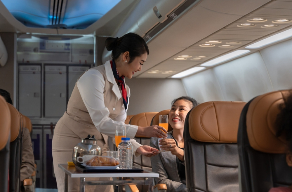 Putnica pokazala šta je par jeo na letu, prizor zgrozio mnoge VIDEO