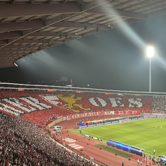 "Idem sa tatom na Marakanu" – Zvezda poziva stihovima Bore na spektakl