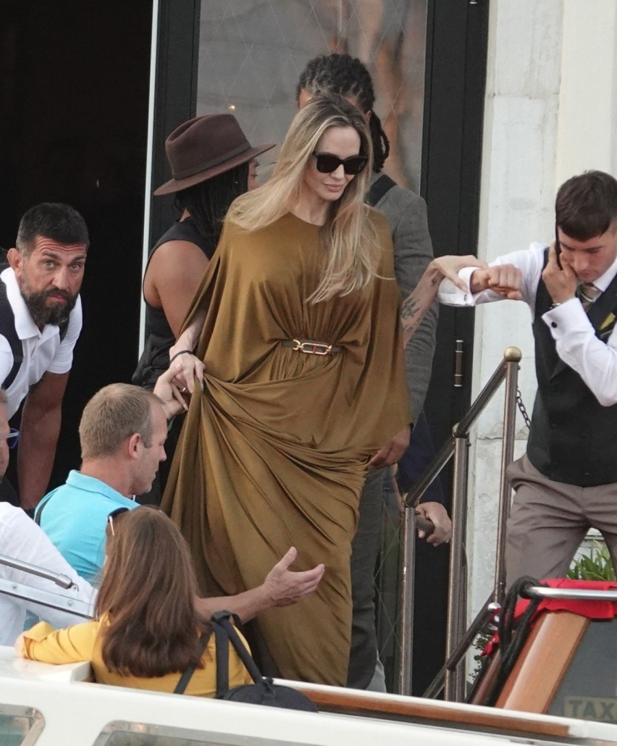 Anđelina i Bred zadali glavobolje organizatorima filmskog festivala u Veneciji: Ako se sretnu leteće perje