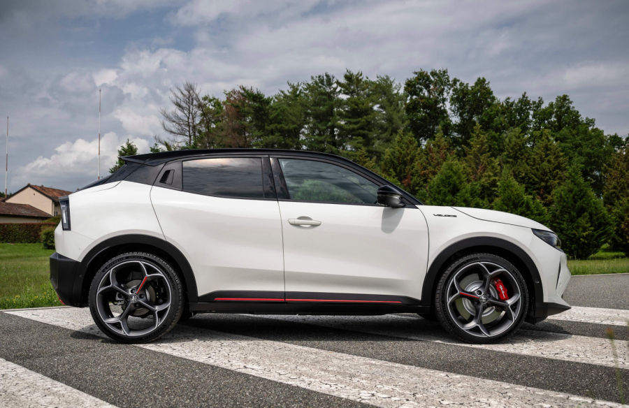 Lepota je u oku Nemaca: Nagradili Alfa Romeo za dizajn