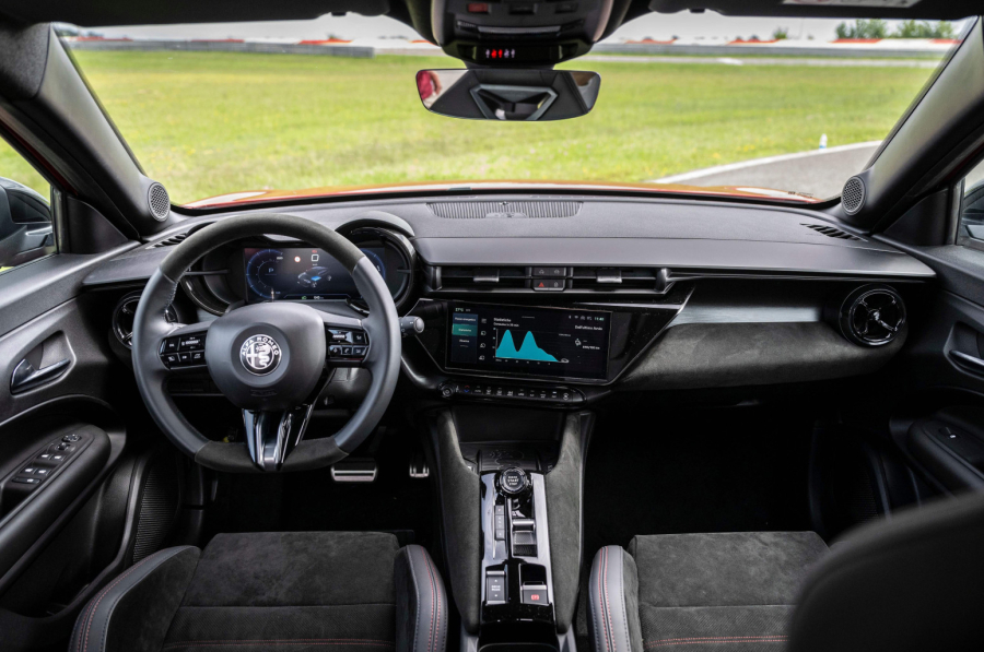 Lepota je u oku Nemaca: Nagradili Alfa Romeo za dizajn