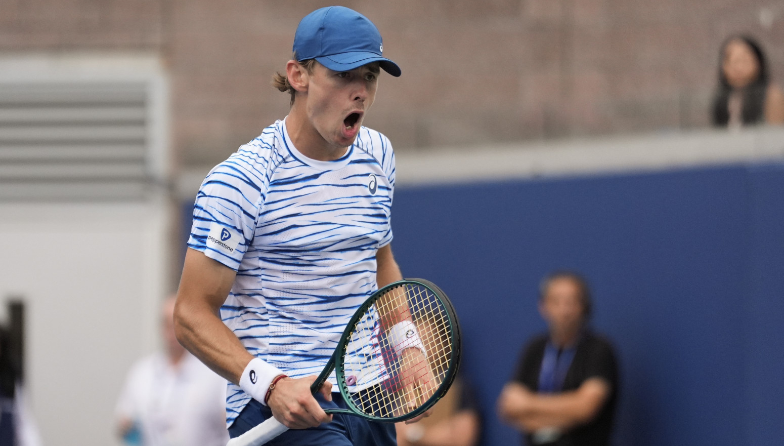 De Minor i Drejper lagano, Gofan izbacio Manarina