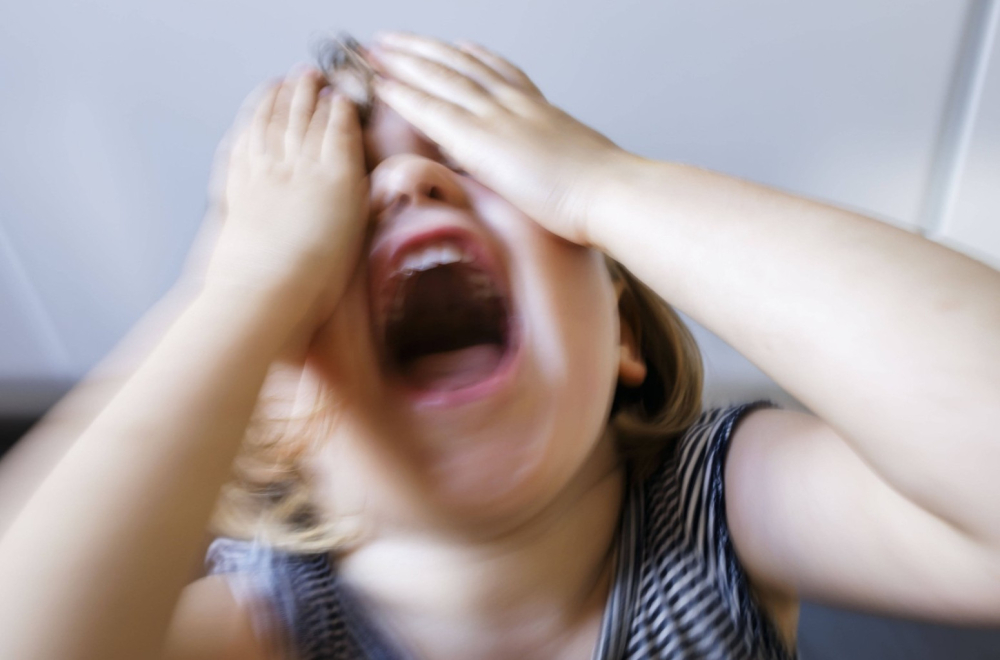 Deca u Srbiji ugrožena: Ovo je jeziva igra "gušenja" VIDEO