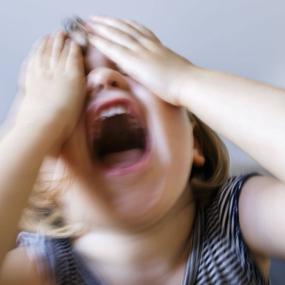 Deca u Srbiji ugrožena: Ovo je jeziva igra "gušenja" VIDEO