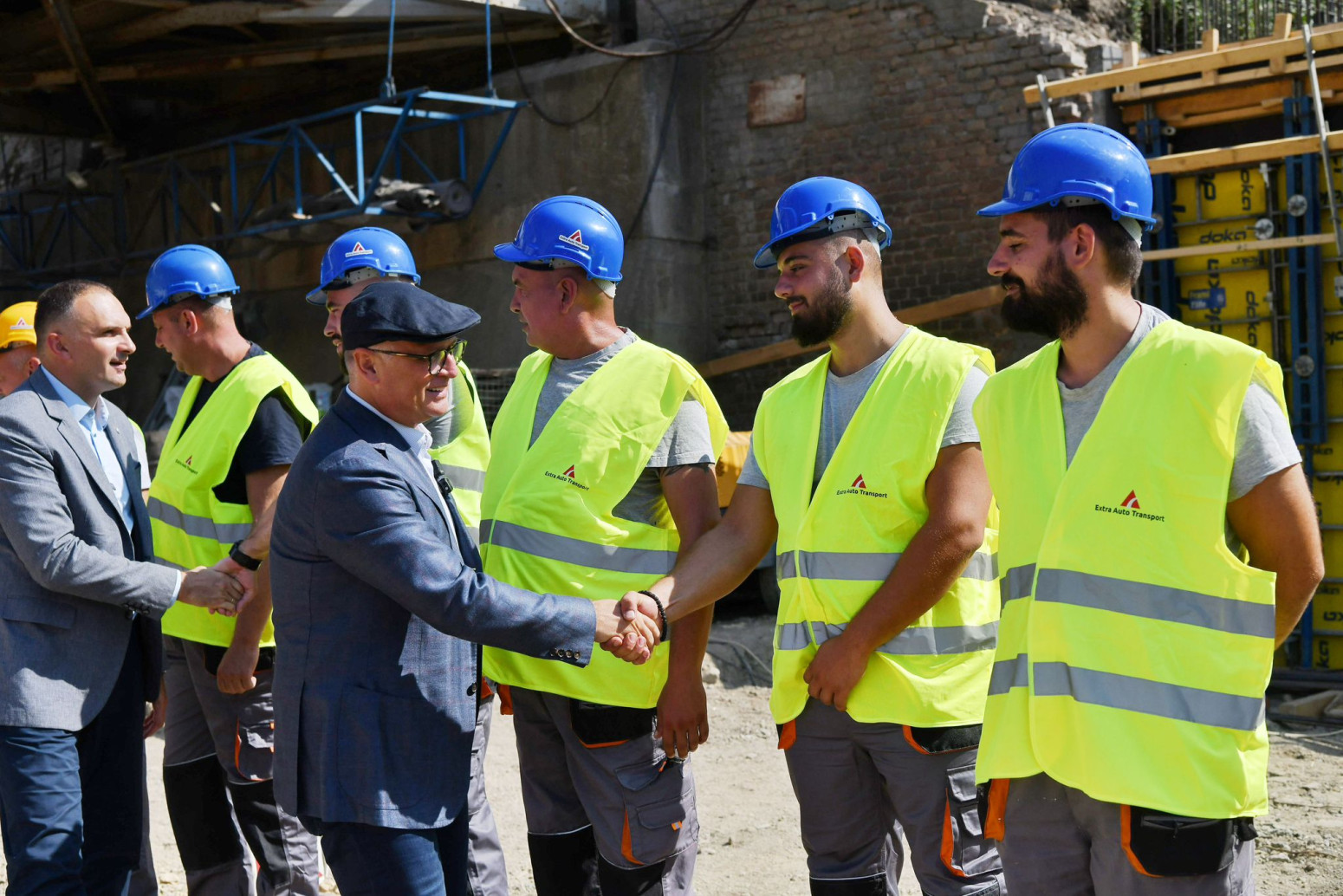 Vesić obišao radove na Tomaševačkom mostu: Saobraćajno povezujemo Banat FOTO