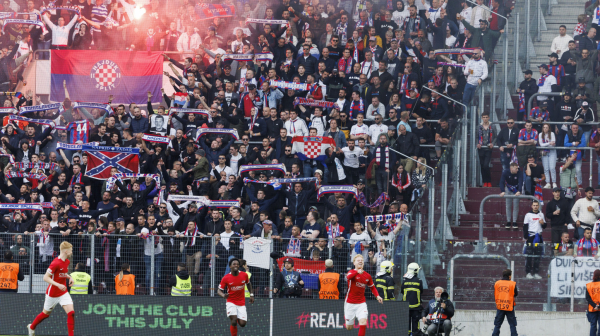 Haos u Splitu: Tuča navijača Hajduka i Osijeka VIDEO