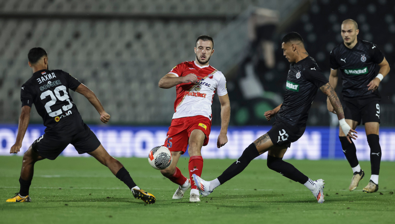 Jovanović odličan na golu Partizana, Vojvodina odnela bod