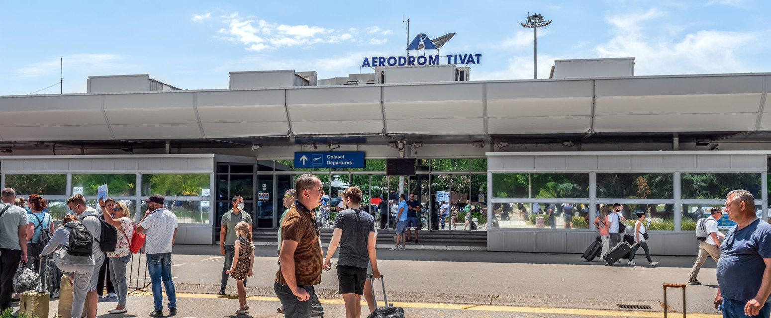 Hitno obaveštenje za putnike: Ako letite iz Tivta, morate stići do ovog vremena FOTO