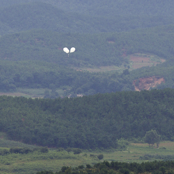 Belorusija traži otvaranje granice; Litvanija poručuje – "baloni moraju da stanu"